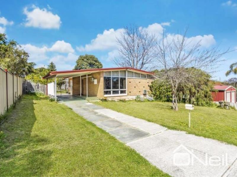 6 Larkin Court, Medina