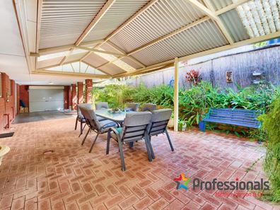 21 Debenham Way, Hillarys WA 6025