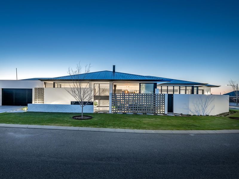 37 Achilles Loop, Iluka