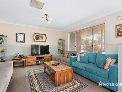 30A Hare Street, Lamington WA 6430