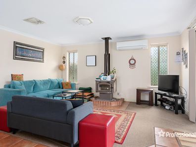 30A Hare Street, Lamington WA 6430