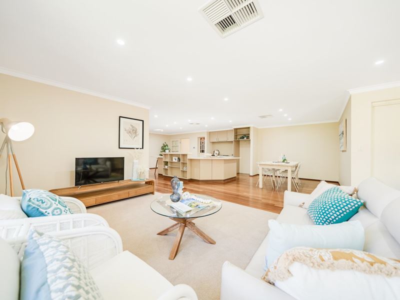 6 Warrigal Way, Greenwood