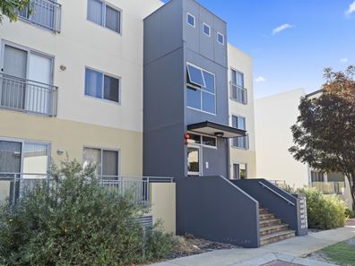 4/1 Ibera Way, Success WA 6164