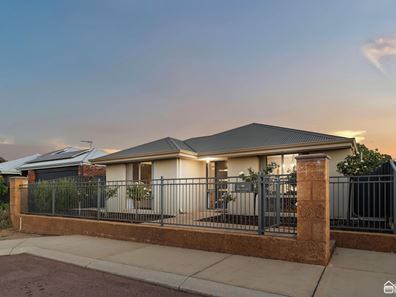 31 Bundoran Approach, Hilbert WA 6112