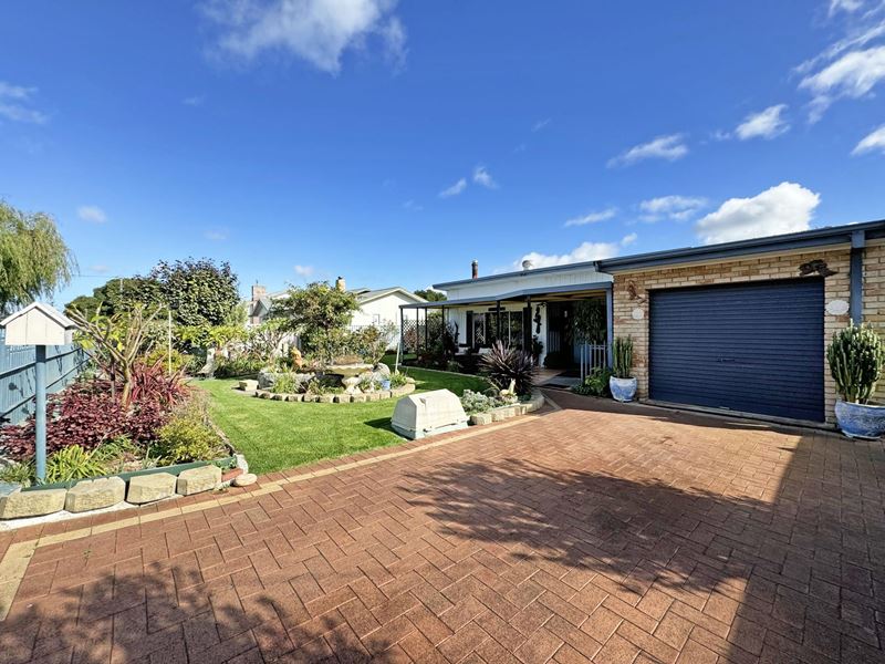 137 Burton Road, Castletown