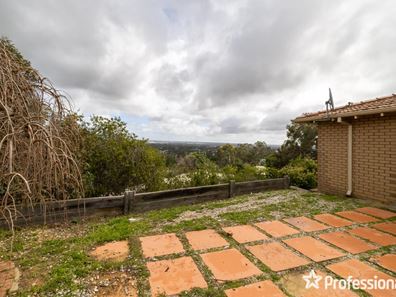 42 Angorra Road, Mount Nasura WA 6112