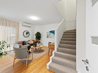 2/31 Harvest Road, North Fremantle WA 6159