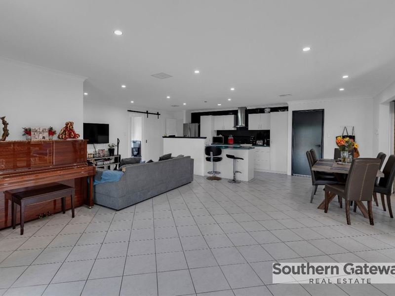 21 Prince Regent Gate, Bertram WA 6167