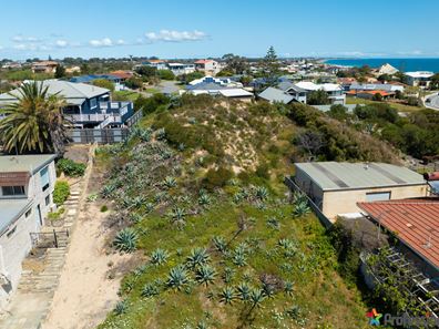 25A Valley Road, Halls Head WA 6210