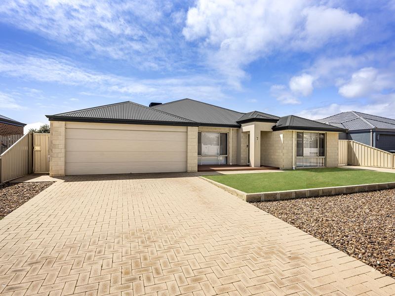 7 Periwinkle Street, Drummond Cove WA 6532