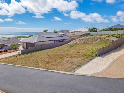 17 Pelican Rise, Wandina WA 6530