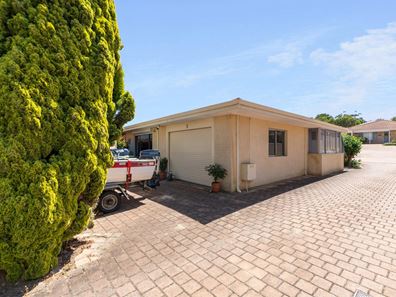 19D Brooks Street, Kalamunda WA 6076