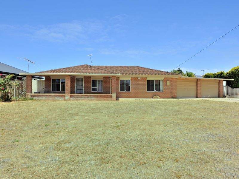 14 Fortescue Road, Cooloongup WA 6168