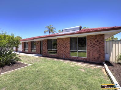 7 Agincourt Drive, Forrestfield WA 6058
