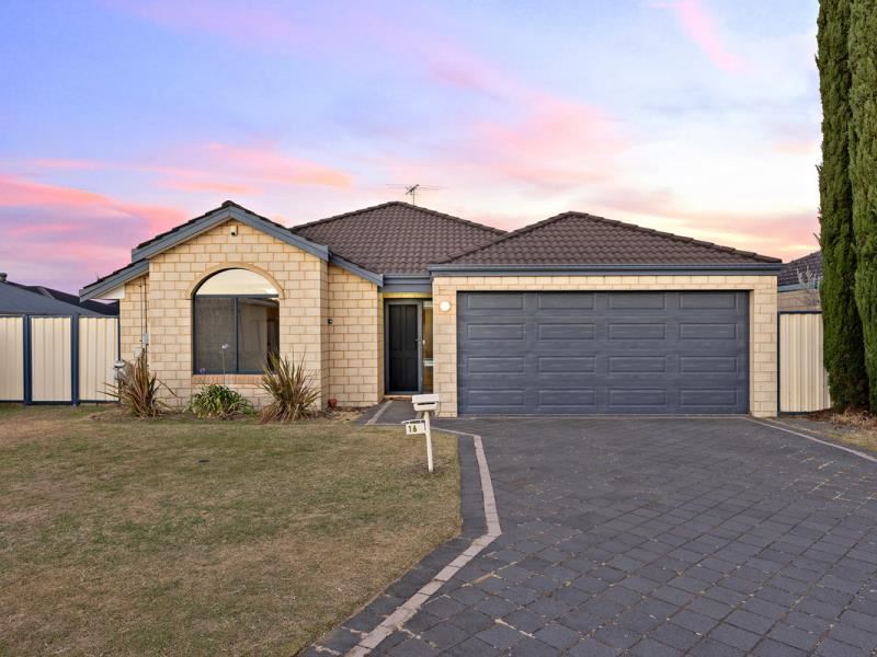 16 Pineknoll Gardens, Meadow Springs