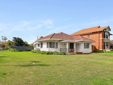 66 Holmfirth Street, Menora WA 6050