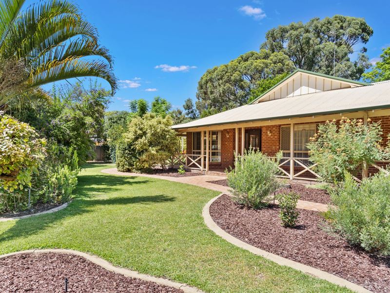 4 Navarre Row, Greenfields