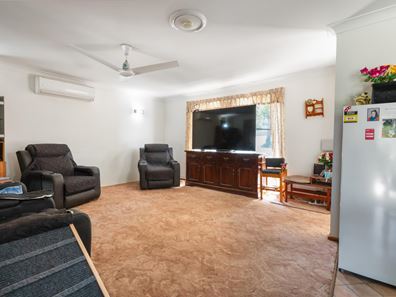 35 Malcolm Street, Bluff Point WA 6530