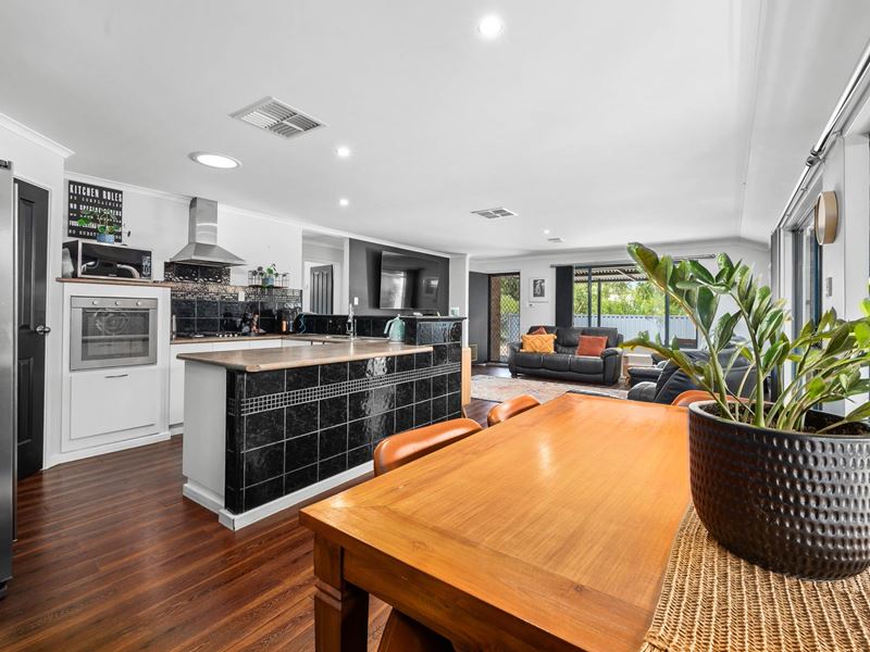 14 Arno Lane, Success