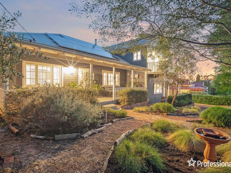 9 Lyndhurst Road, Kalamunda WA 6076