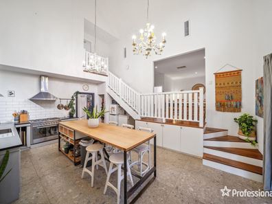 9 Lyndhurst Road, Kalamunda WA 6076