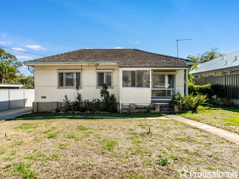 5 Cowcher Way West, Medina WA 6167