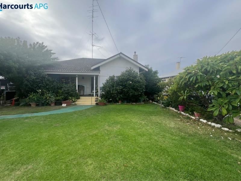8 Strickland Street, Bunbury WA 6230