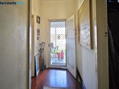 8 Strickland Street, Bunbury WA 6230