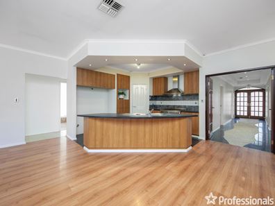 2 Yongar Way, Forrestfield WA 6058