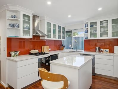2/11 Burnett Road, Manning WA 6152