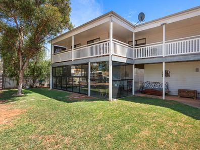16 Woodley Street, West Lamington WA 6430