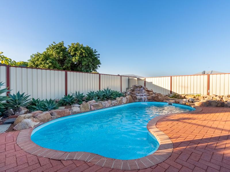 16 Galley Close, Port Kennedy WA 6172