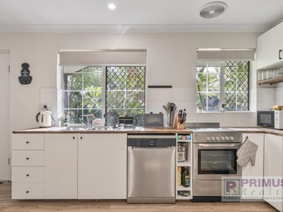 2/3 Thelma Street, Como WA 6152