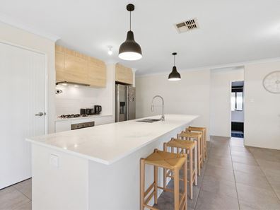 7 Edgbaston Crescent, Port Kennedy WA 6172
