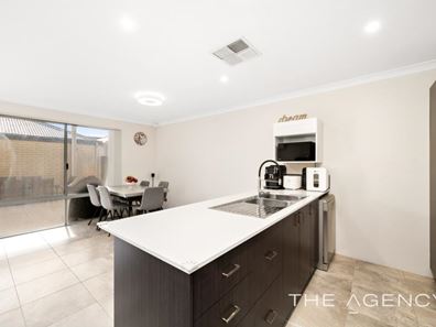 8 Elderflower Street, Treeby WA 6164