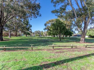 11 Townsend Street, Armadale WA 6112