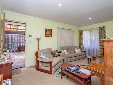 11 Townsend Street, Armadale WA 6112