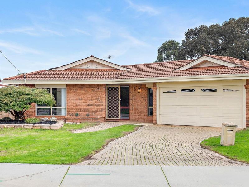 29 Henderson Drive, Seville Grove WA 6112