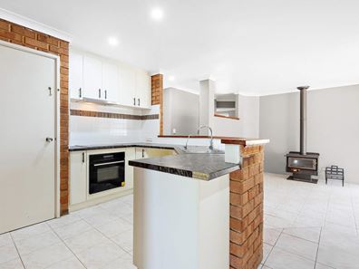 29 Henderson Drive, Seville Grove WA 6112