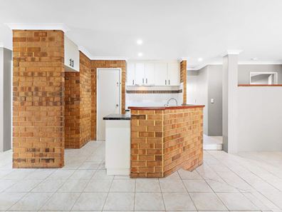 29 Henderson Drive, Seville Grove WA 6112