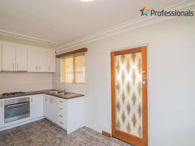 135 Seventh Road, Armadale WA 6112