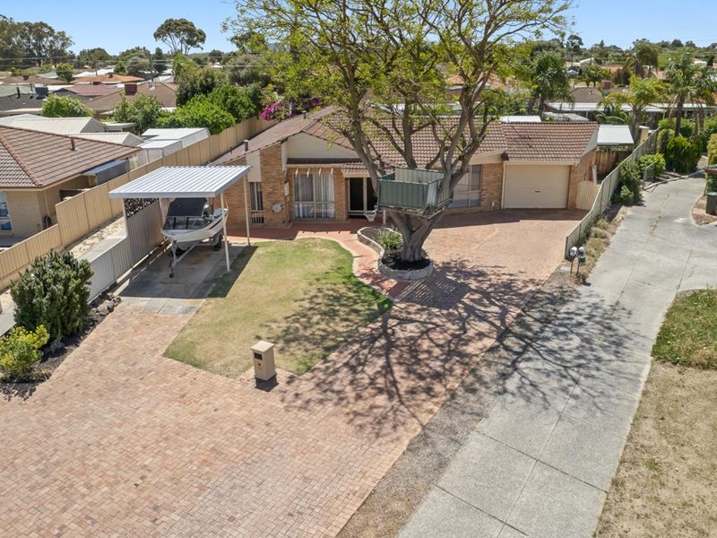 16 Hanson Way, Dudley Park WA 6210