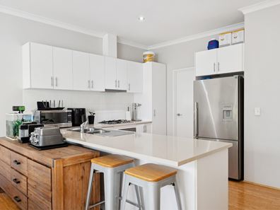 10A Lilacdale Road, Innaloo WA 6018