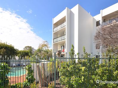 18/22 King George Street, Victoria Park WA 6100