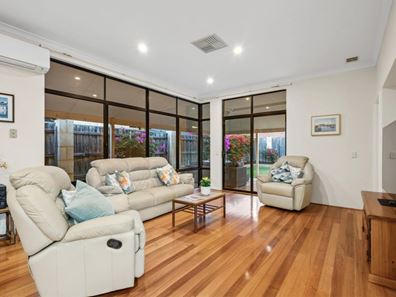 19 Kin Bay Entrance, Mindarie WA 6030