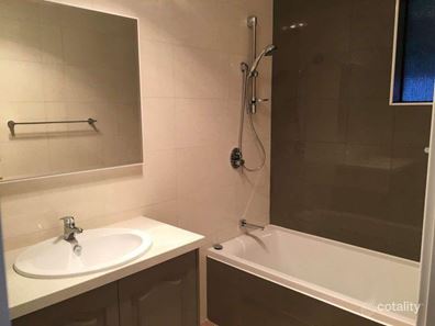 28 Cambridge Crescent, Cooloongup WA 6168