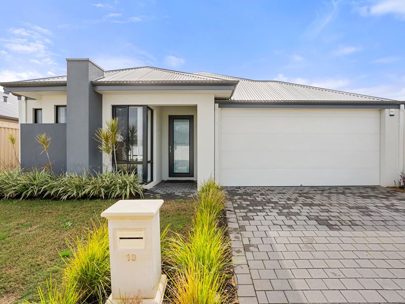 13 Benderson Road, Champion Lakes WA 6111