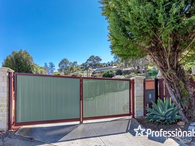 8 Cabernet Court, Mount Nasura WA 6112