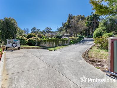 8 Cabernet Court, Mount Nasura WA 6112