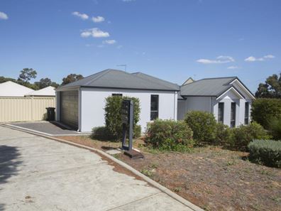 1/4 Hurd Road, Bullsbrook WA 6084